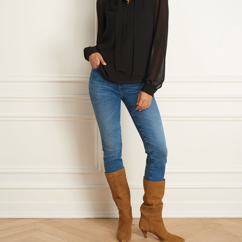 Blouse Chiffon Avec Boutons Et Foulard