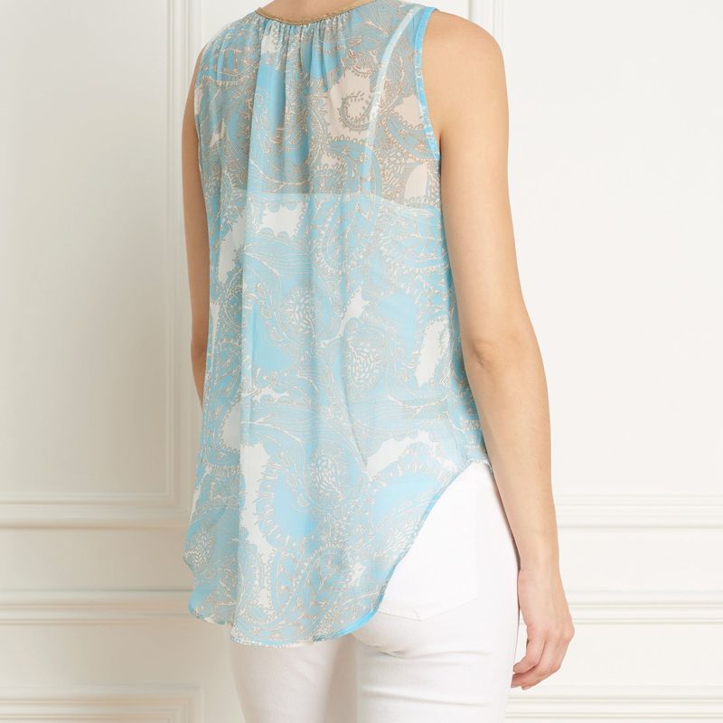 Sleeveless top wth drawstring