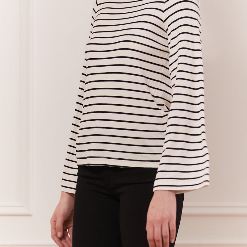 Haut encolure bateau manche cloche