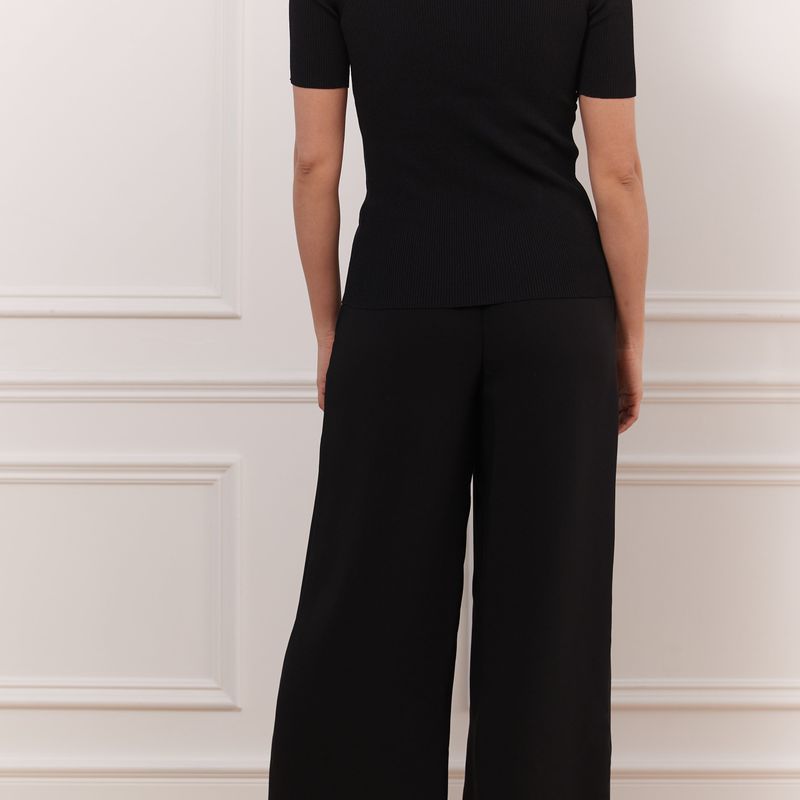 Scoop neck sweater