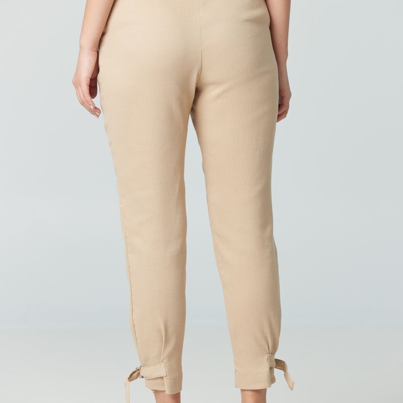 Pantalon fuseau à plis