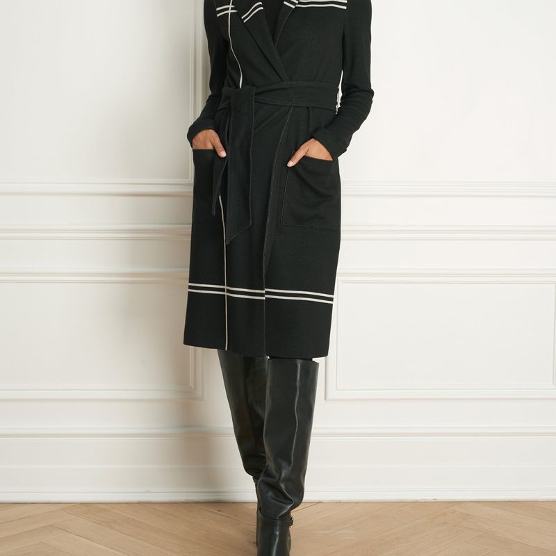 Long manteau noir avec ceinture