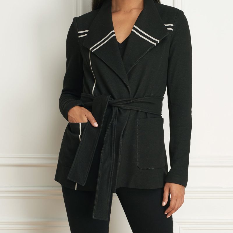 Veston noir avec ceinture