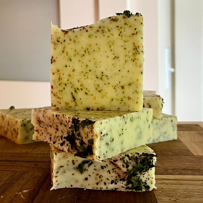 Savon exfoliant PASHA arbre à thé et menthe poivrée