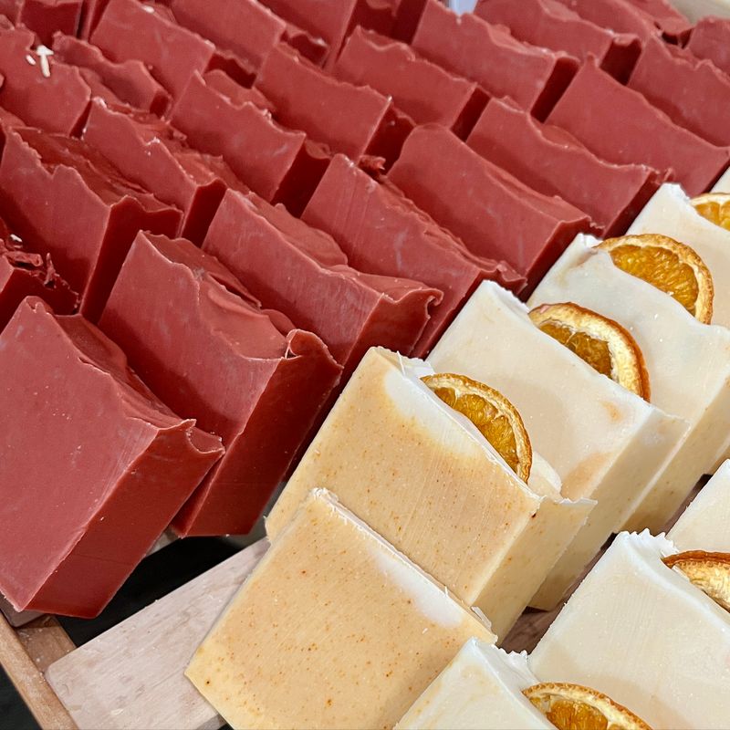 Savon au lait de chèvre JAMILA rose vanillée