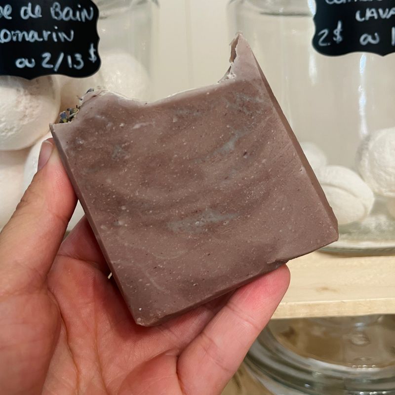 Savon naturel à l'huile d'avocat et argile brésilienne