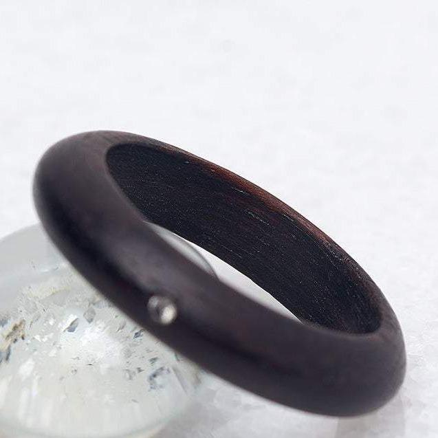 Bague en bois et diamant 1,5 mm personnalisée