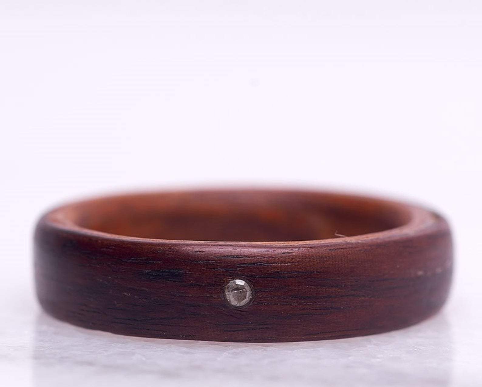 Bague en bois et diamant 1,5 mm personnalisée