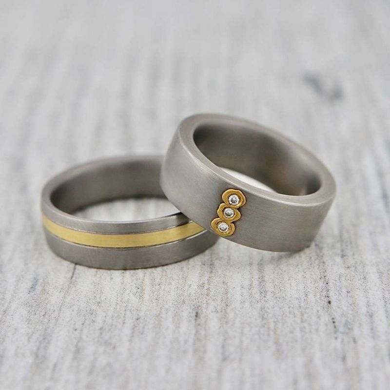 Bague en or vert 20K et titane