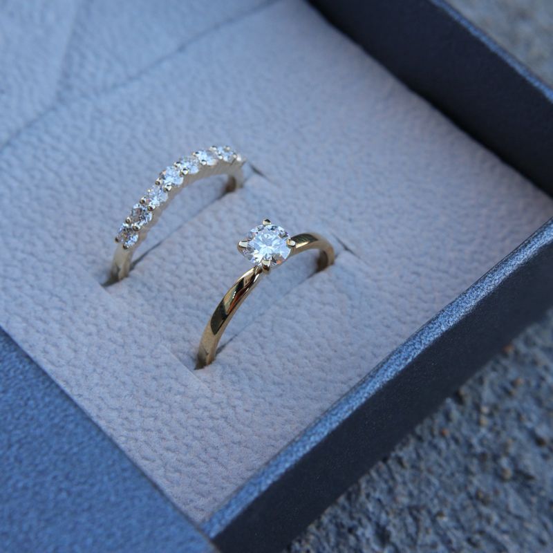 Bague semi-éternité courbe en or 14K - 18K ou platine et diamants