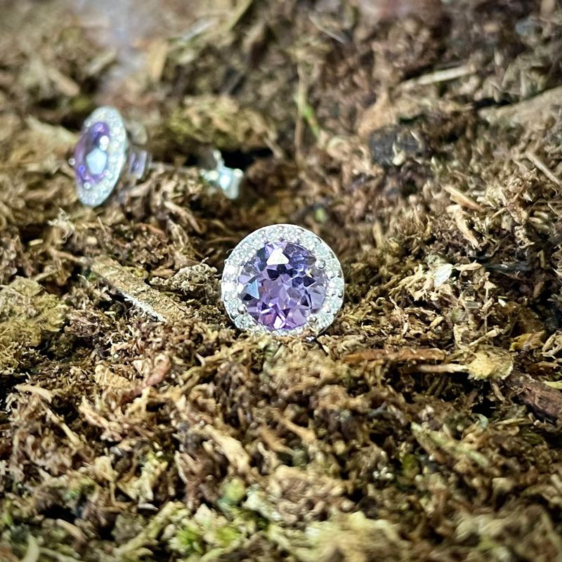 Boucles d'oreilles en argent sterling serties d'améthystes