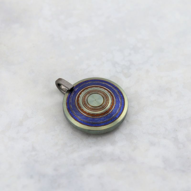 Pendentif en titane