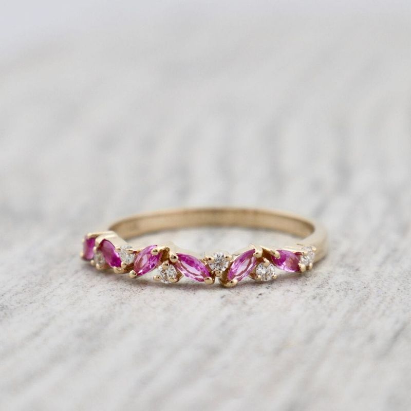 Bague semi-éternité Marquise en or 14K - 18K, diamants et saphirs