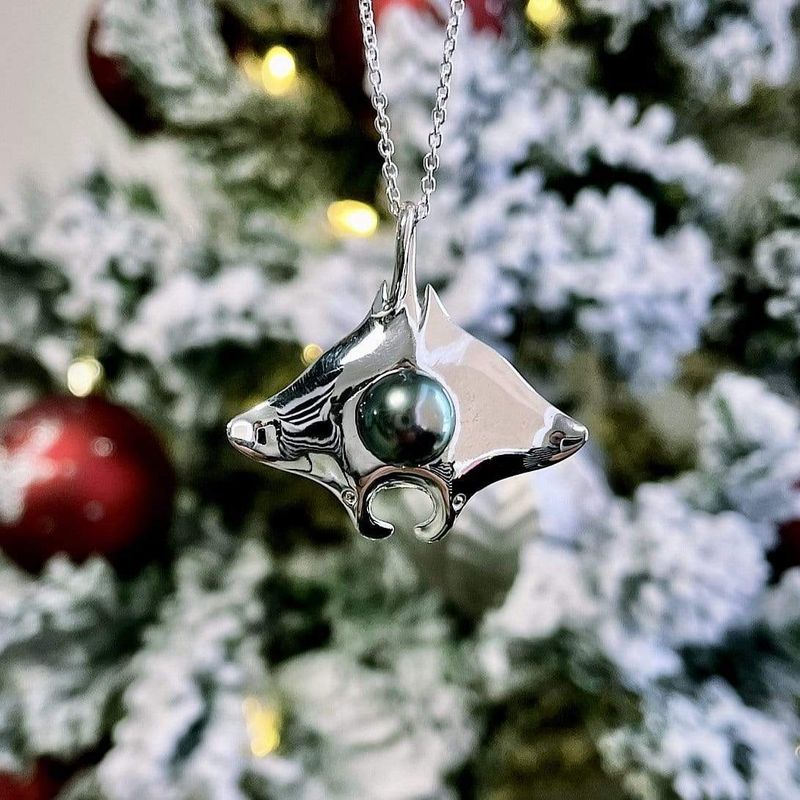 Collier Raie Manta en argent sterling et perle de Tahiti 9mm