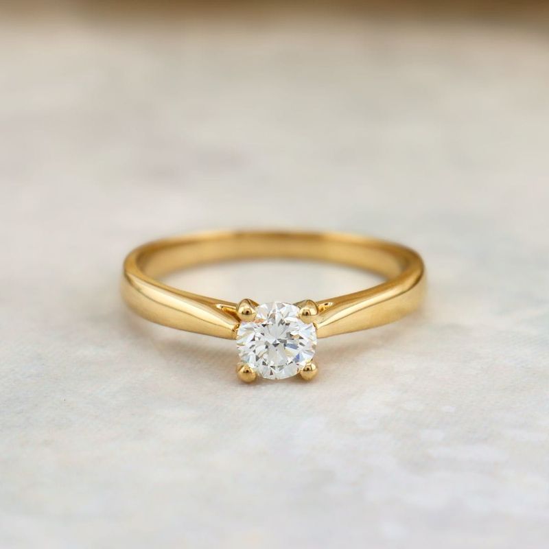 Bague solitaire Classique en or 14K -18K ou platine et diamant 0,45 ct
