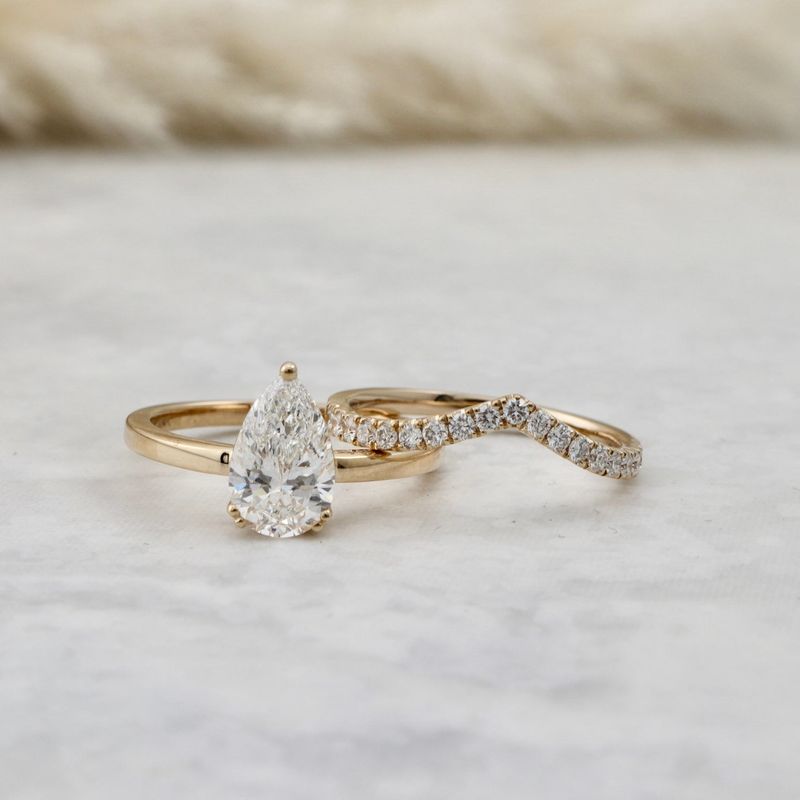 Bagues ensemble d’alliances diamants poire