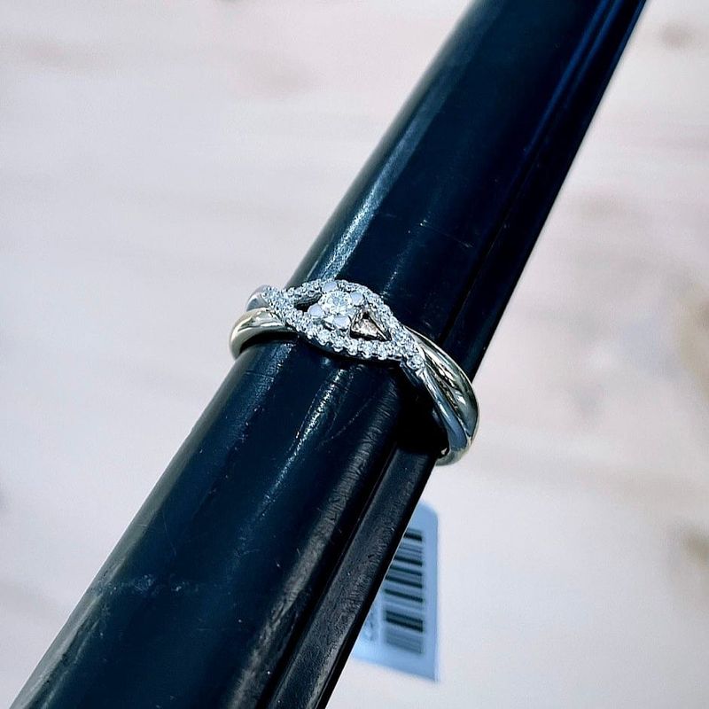 Bague Torsade en or 10K et diamants -  16pts