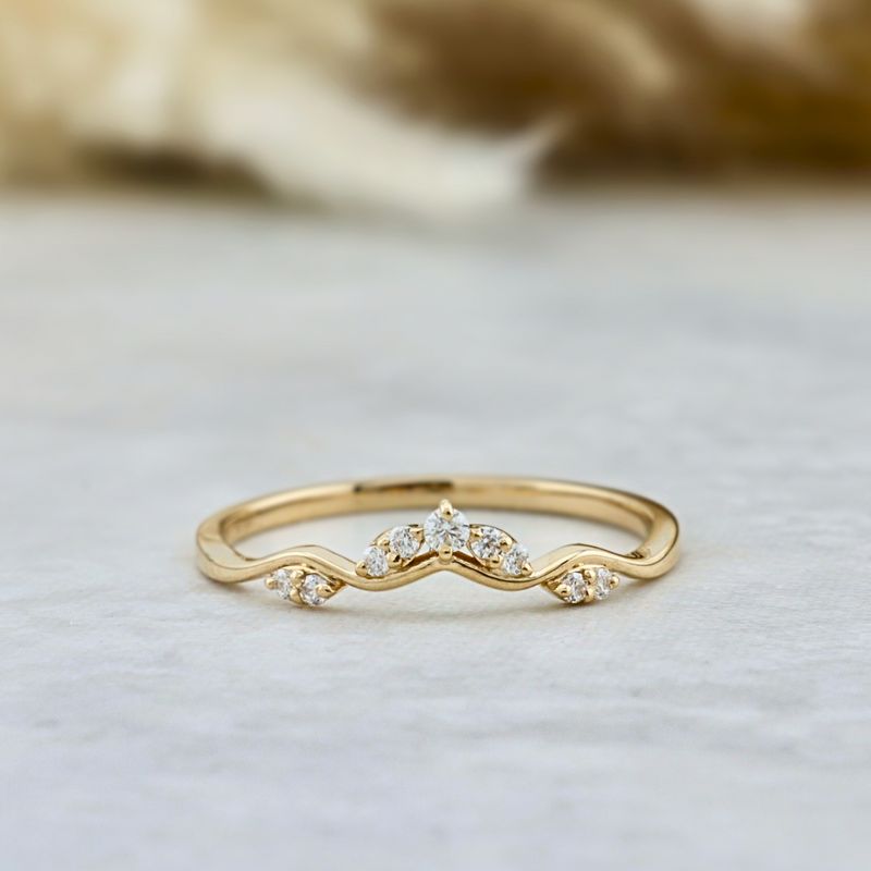 Bague Vague en or 10K et moissanites