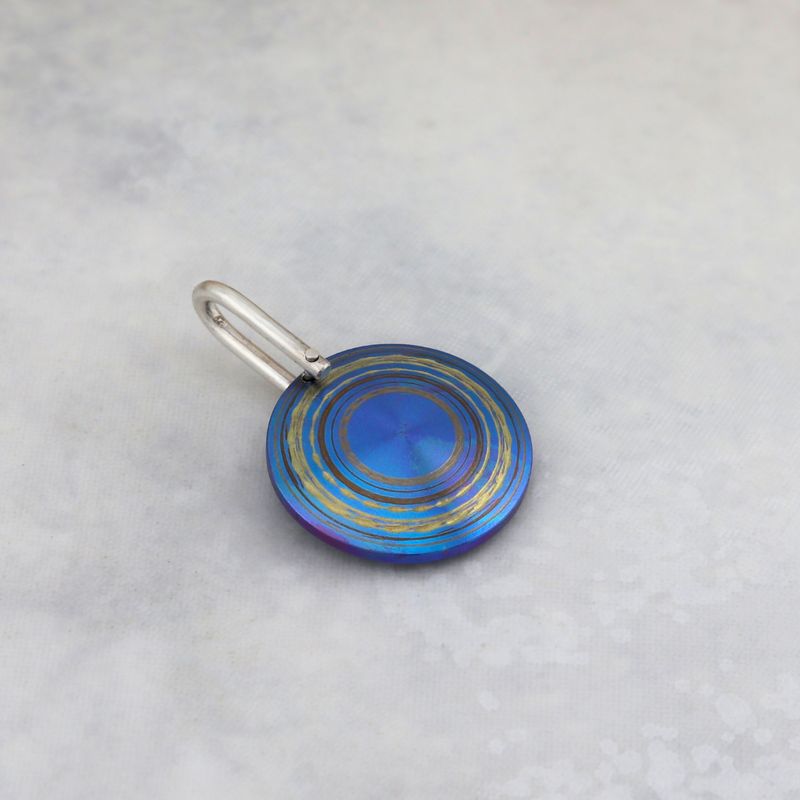 Pendentif en argent sterling et titane
