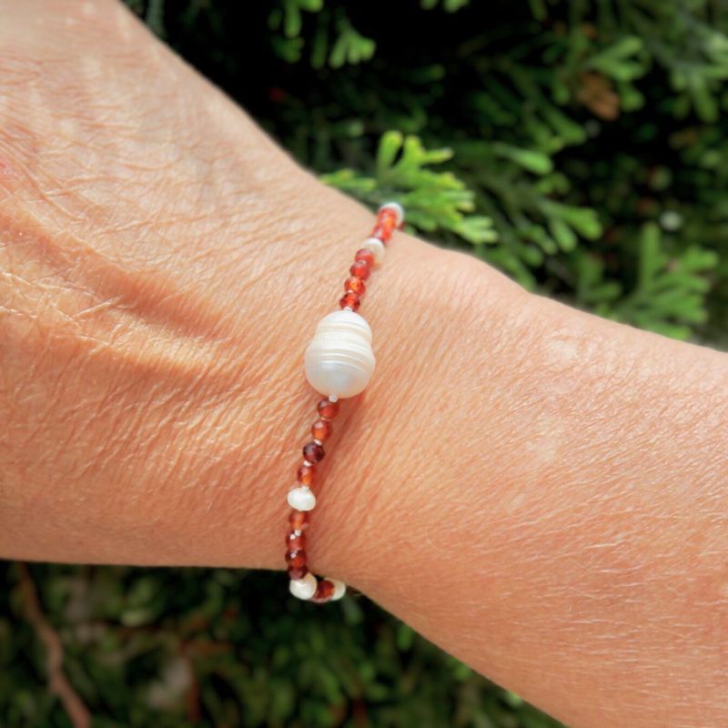 Bracelet Solstice en perles, grenats et argent sterling