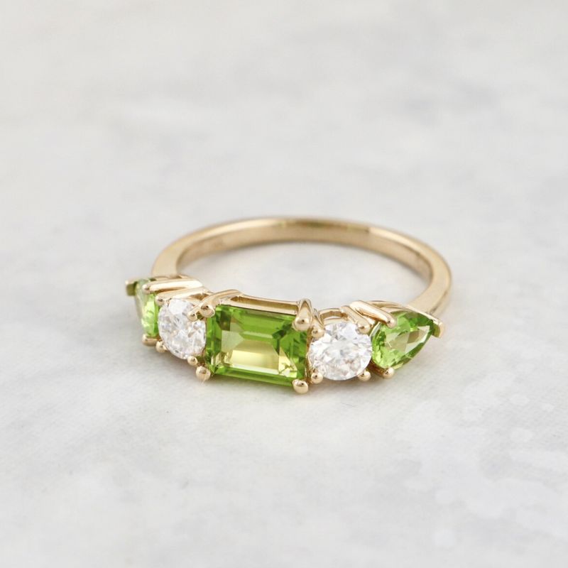 Bague en or 14K - 18K ou platine, péridots et diamants