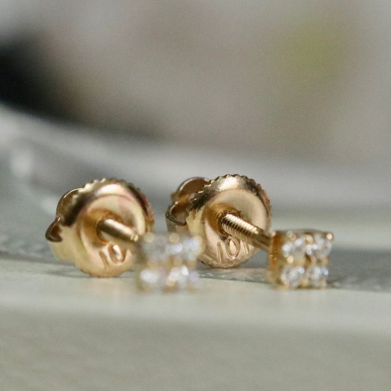 Boucles d'oreilles Les minis Carrés en or 10K et moissanites