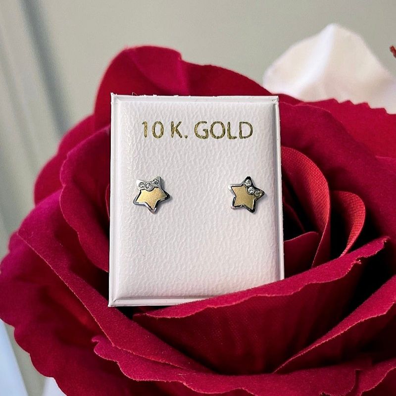Boucles d'oreilles Petites étoiles en or 10K