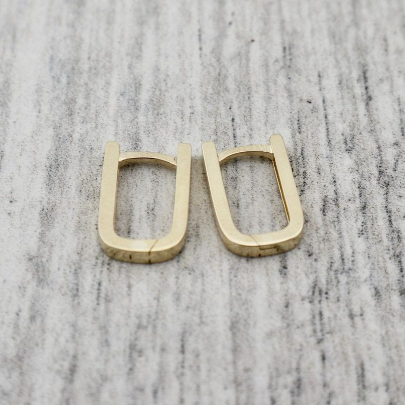 Boucles d'oreilles huggies Minimalistes en or 10K