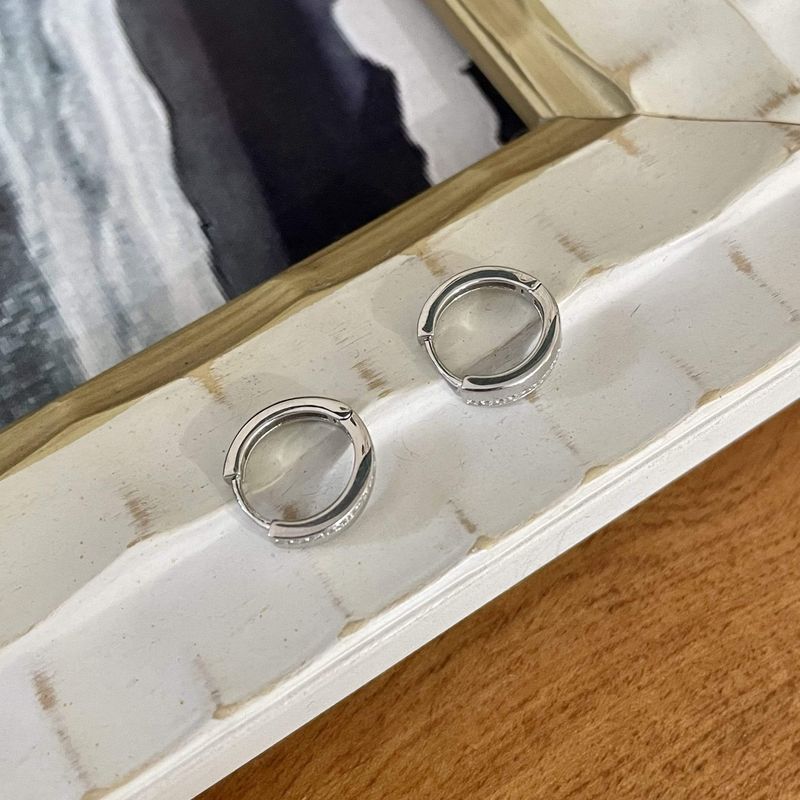 Boucles d'oreilles huggies 13mm en or jaune ou blanc 10k