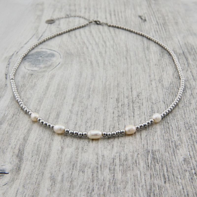 Collier Zéphyr en acier et perles