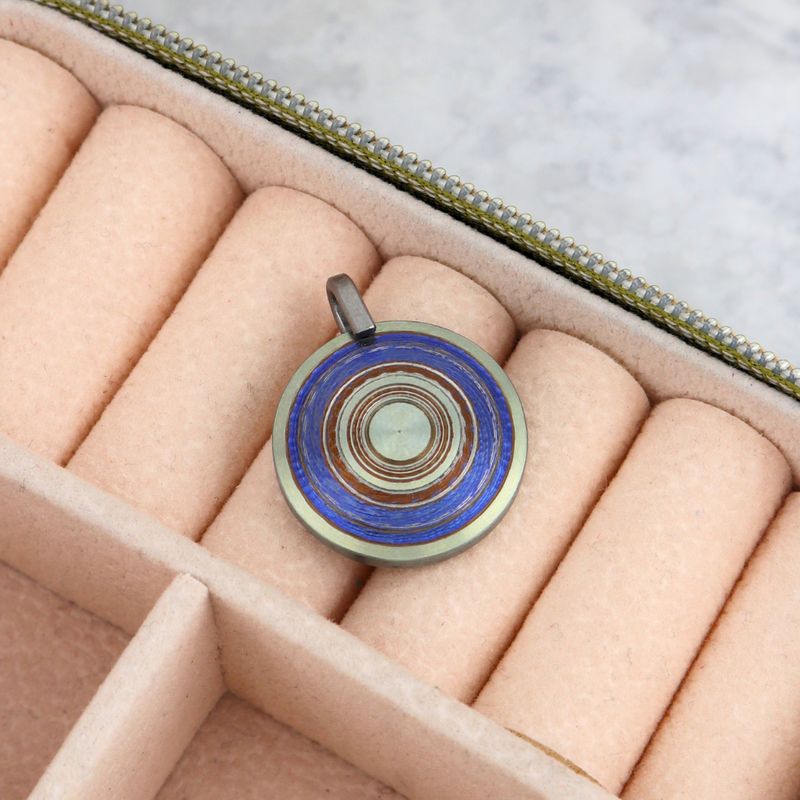 Pendentif en titane