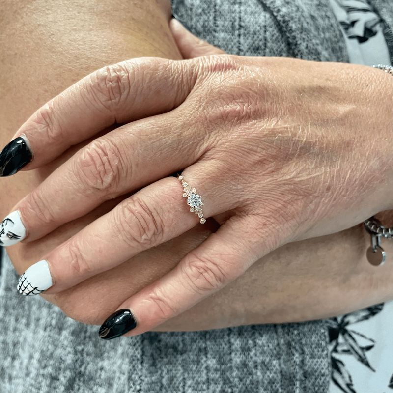 Bague solitaire Nuage en or 10K et moissanites
