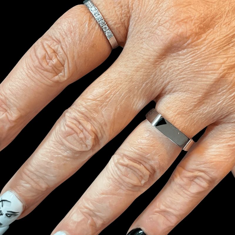 Bague chevalière Triomphe en acier
