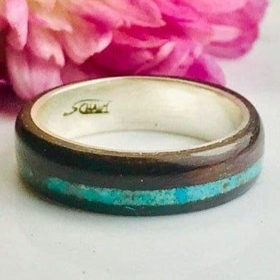 Bague en bois et turquoise personnalisée