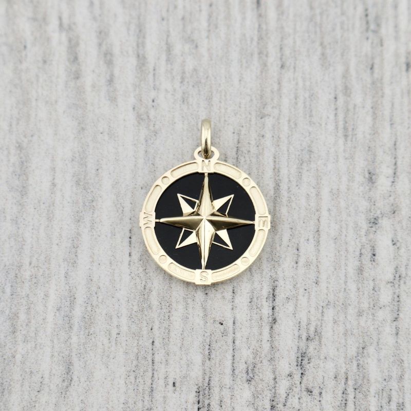 Pendentif Boussole en or jaune 10K