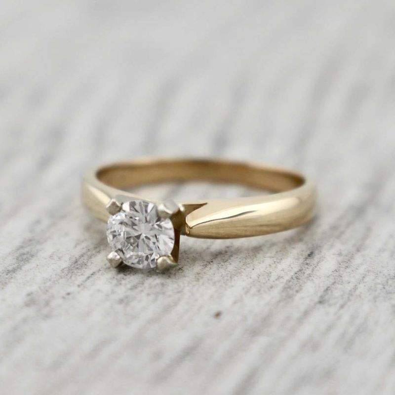 Bague solitaire Classique en or 14K -18K ou platine et diamant 0,5 ct