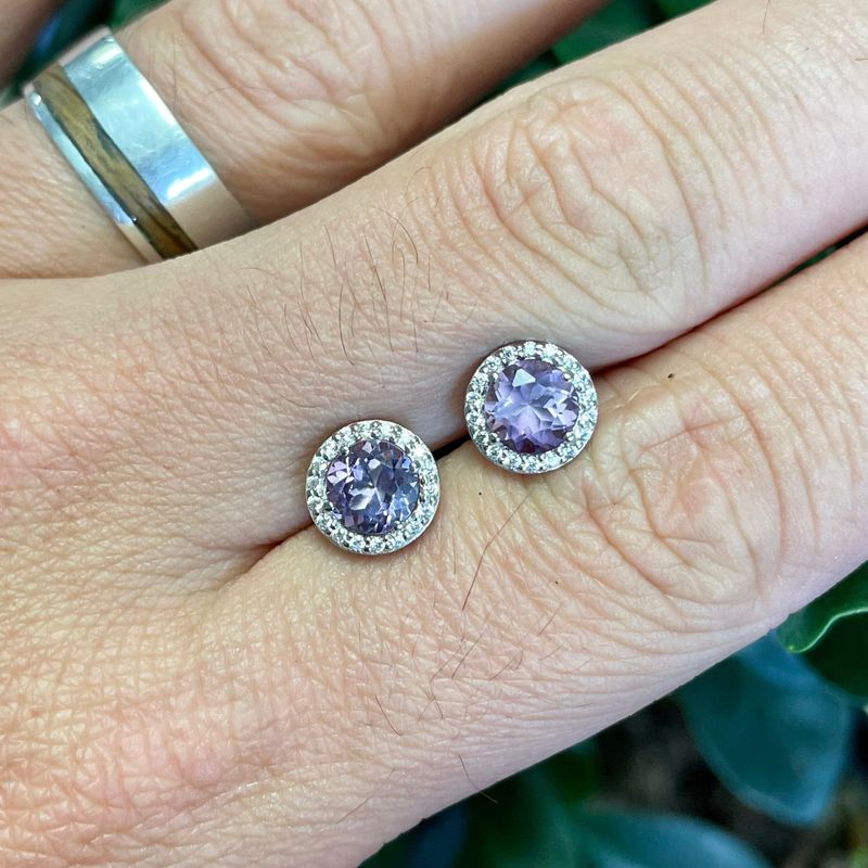 Boucles d'oreilles en argent sterling serties d'améthystes