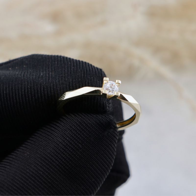 Bague solitaire Facette en or 10K
