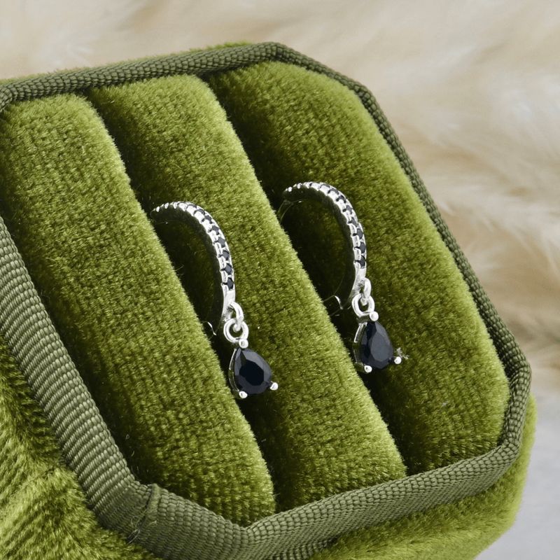Boucles d'oreilles Huggies Gouttes noires en argent sterling