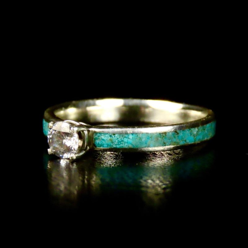 Bague Solitaire en turquoise, or 14K - 18K et moissanite personnalisée