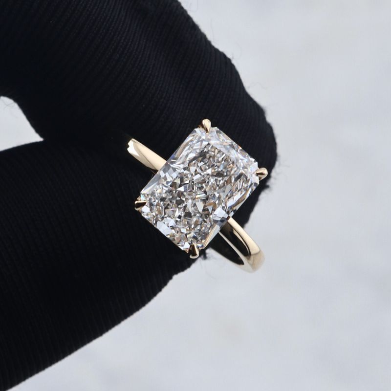 Bague Solitaire Halo Diamant Radiant 3,8 ct