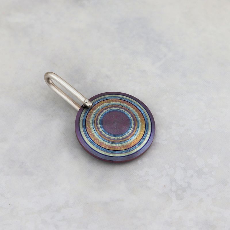 Pendentif en argent sterling et titane