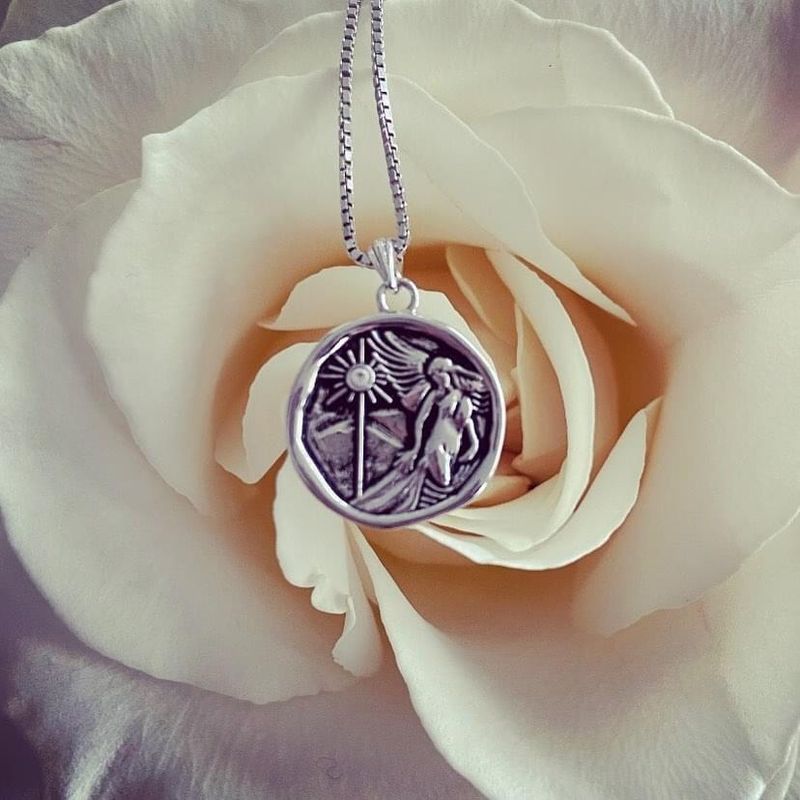 Collier Près de moi / Veille sur nous en argent sterling
