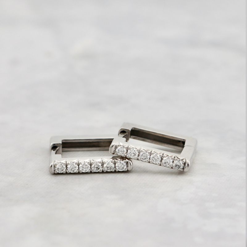 Boucles d'oreilles Huggies en argent sterling et diamants