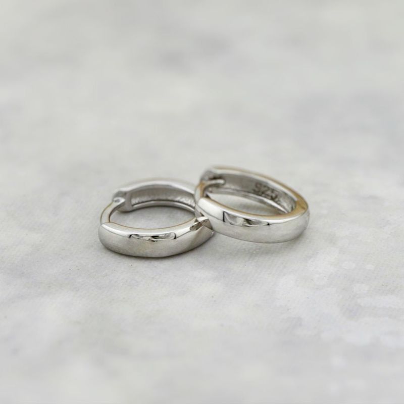 Boucles d'oreilles Huggies Minimalistes en argent sterling