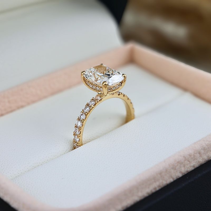 Bague solitaire Halo ct en or 14K - 18K ou platine et diamant cushion 2.5 ct