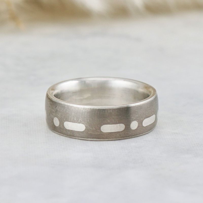 Bague Code Morse en argent et titane