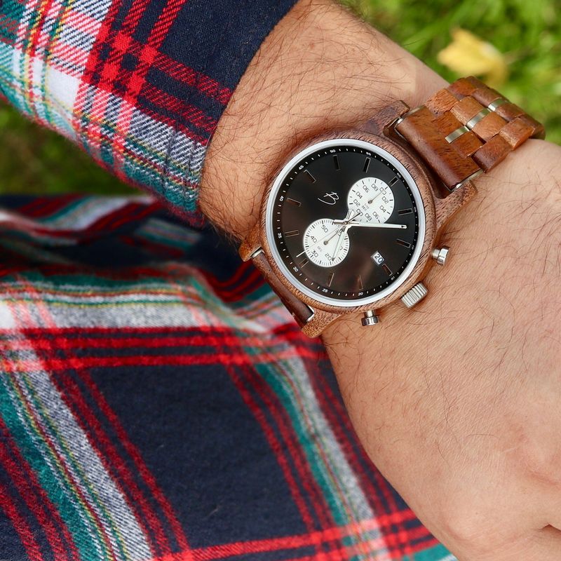 Montre Arnold en bois de noyer