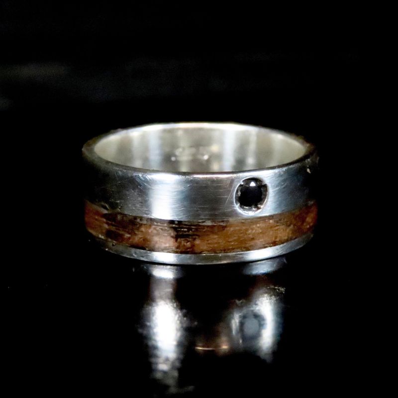 Bague en bois, argent sterling ou or 14K - 18K et saphir noir personnalisée