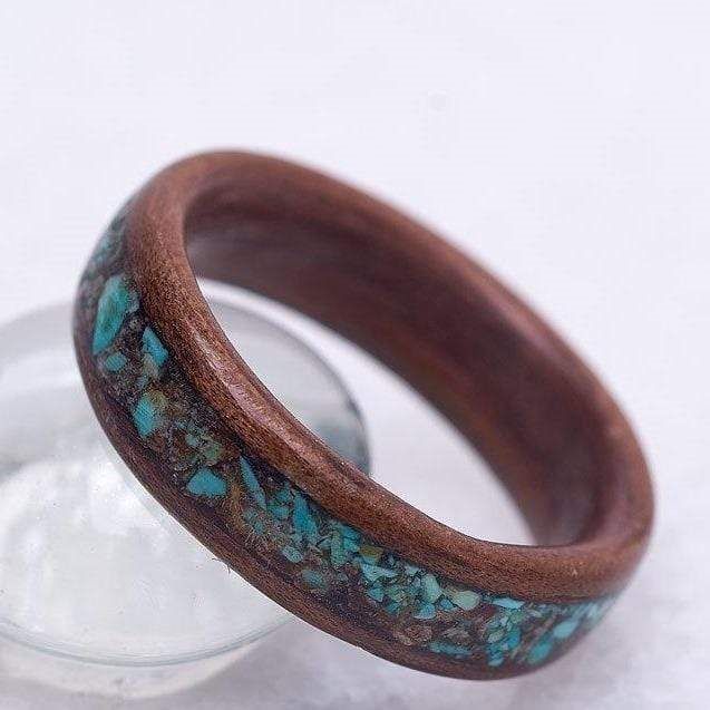 Bague en bois et turquoise personnalisée